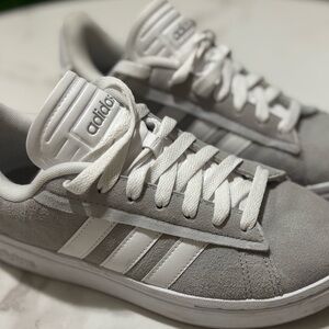 Adidas Grand Court Alpha sneaker